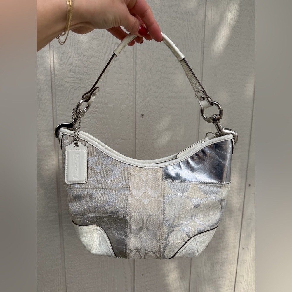Y2K Coach Metallic Silver and withe Shoulder Bag 13495